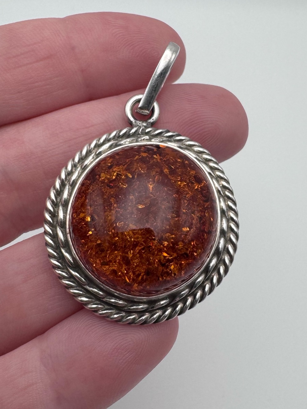 Sterling Silver 925 Amber Circle Gemstone Pendant